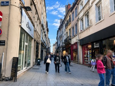 LOCAL COMMERCIAL A LOUER - CHALON SUR SAONE - 56 m2 - 160,71 &euro; HC et HT/m<sup>2</sup>/an