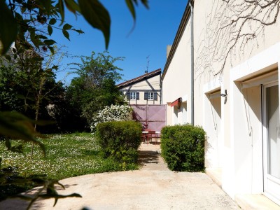 ENSEMBLE IMMOBILIER A VOCATION MIXTE A VENDRE - CHALON SUR SAONE - 486 m2 - 1150000€ 