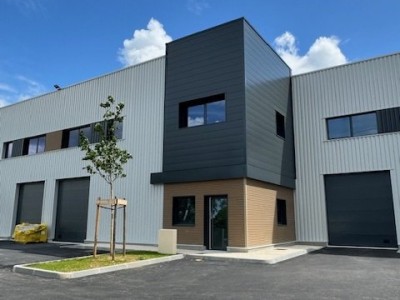 PARC D ACTIVITE DES PLANCHETTES LOT C3 A LOUER - LA TOUR DE SALVAGNY - 346 m2 - 126,83�&euro; HC et HT/m<sup>2</sup>/an