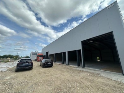CELLULE D ACTIVITES MIXTES A LOUER - CHALON SUR SAONE - 991 m2 divisibles  partir de 417 m2 - 114€ HC et HT/m<sup>2</sup>/an
