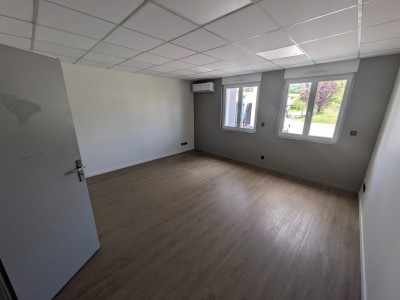 BUREAU A LOUER - CHATILLON LE DUC - 110 m2 - 120€ HC/m<sup>2</sup>/an