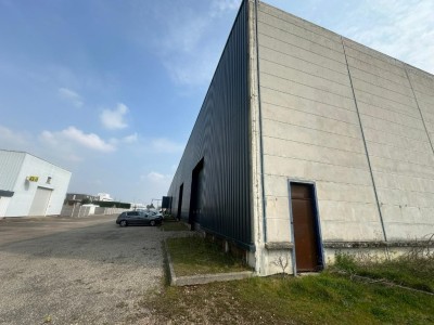 LOCAL D ACTIVITE A LOUER - CHALON SUR SAONE - 2206 m2 divisibles  partir de 240 m2 - 54,40€ HC et HT/m<sup>2</sup>/an