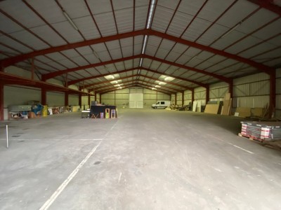 LOCAL D ACTIVITE A LOUER - L ABERGEMENT DE CUISERY - 1000 m2 - 36€ HC et HT/m<sup>2</sup>/an