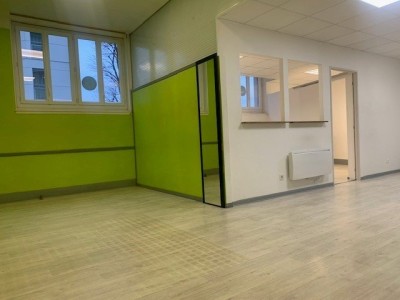 LOCAL A USAGE PROFESSIONNEL A LOUER - DIJON - 134.92 m2 - 140,08�&euro; HC et HT/m<sup>2</sup>/an