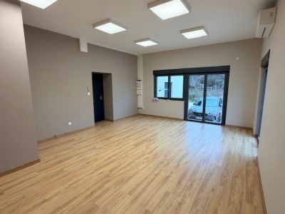 BUREAU A LOUER - CHALON SUR SAONE - 32 m2 - 178,13�&euro; HC et HT/m<sup>2</sup>/an