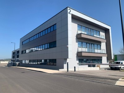 BUREAU A LOUER - FONTAINE LES DIJON - 895.66 m2 divisibles à partir de 47.99 m2 - 155,00 € HC et HT/m<sup>2</sup>/an