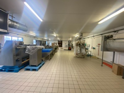 LOCAL D ACTIVITE A LOUER - MANZIAT - 390 m2 - 76,92�&euro; HC et HT/m<sup>2</sup>/an