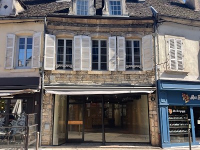 ENSEMBLE IMMOBILIER A VOCATION COMMERCIALE MIXTE A LOUER - BEAUNE - 250 m2 - 278,40 &euro; HC et HT/m<sup>2</sup>/an