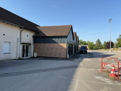 BATIMENT A USAGE MIXTE A VENDRE - BUXY - 561 m2 divisibles à partir de 100 m2 - 641,71 € /m<sup>2</sup>