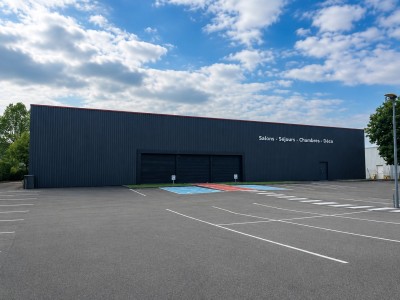 LOCAL COMMERCIAL A LOUER - ST MARCEL - 800 m2 - 150 &euro; HC et HT/m<sup>2</sup>/an