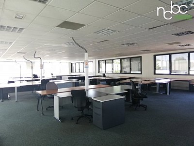 BUREAU - BRON - 170 m2 - RÉALISÉ