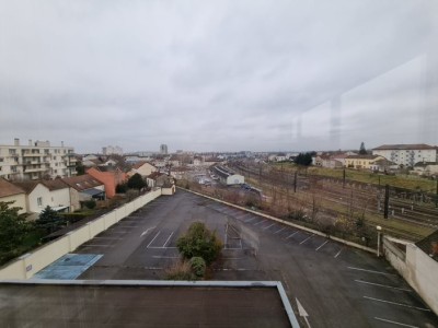 BUREAU A LOUER - CHALON SUR SAONE - 2175 m2 divisibles  partir de 150 m2 - 110,00 € HC et HT/m<sup>2</sup>/an