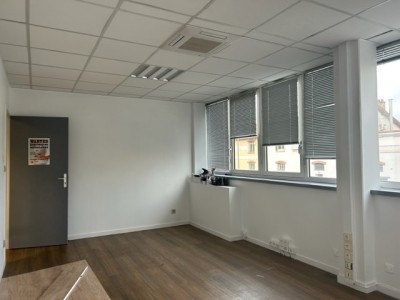 BUREAU A LOUER - CHALON SUR SAONE - 240 m2 - 150 € HC et HT/m<sup>2</sup>/an