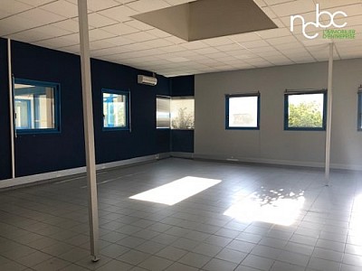 BUREAU A LOUER - CIVRIEUX D AZERGUES - 500 m2 - 100,00 € HC/m<sup>2</sup>/an