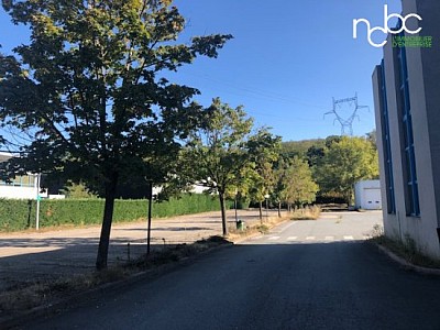 BUREAU A LOUER - CIVRIEUX D AZERGUES - 500 m2 - 100,00 € HC/m<sup>2</sup>/an