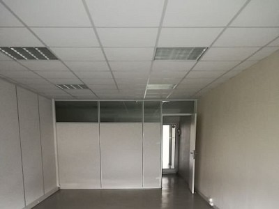 BUREAU A LOUER - ECOLE VALENTIN - 656 m2 divisibles  partir de 246 m2 - 90 € HC et HT/m<sup>2</sup>/an