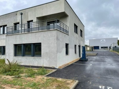 BUREAU - MACON - 102 m2 - RÉALISÉ