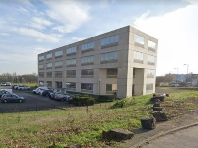 BUREAU A LOUER - MACON - 600 m2 divisibles  partir de 36 m2 - 120 € HC et HT/m<sup>2</sup>/an