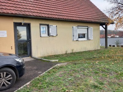 BUREAU A LOUER - MISEREY SALINES - 112 m2 - 128,57 € HC et HT/m<sup>2</sup>/an