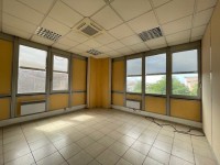 BUREAU A LOUER - MONTCEAU LES MINES - 565 m2 divisibles à partir de 260 m2 - 96 € HC et HT/m<sup>2</sup>/an