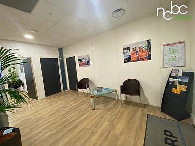 BUREAU A LOUER - RILLIEUX LA PAPE - 451 m2 divisibles  partir de 127 m2 - 150 € HC/m<sup>2</sup>/an