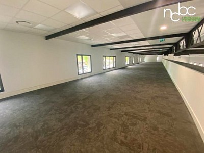 BUREAU A LOUER - VENISSIEUX - 659 m2 divisibles  partir de 150 m2 - 140,06 € HC/m<sup>2</sup>/an