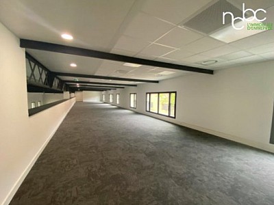 BUREAU A LOUER - VENISSIEUX - 659 m2 divisibles  partir de 150 m2 - 140,06 € HC/m<sup>2</sup>/an