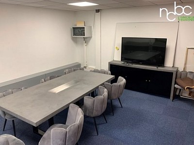 BUREAU - VILLEURBANNE - 120 m2 - RÉALISÉ
