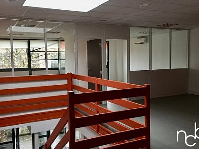 BUREAU A VENDRE - BRON - 228 m2 - 476000 € 