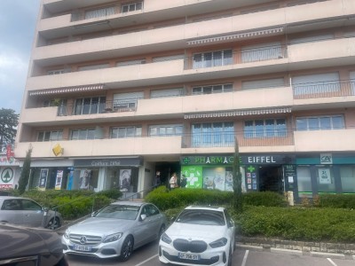LOCAL COMMERCIAL TYPE BUREAU A VENDRE - DIJON - 74 m2 - 150000 € 