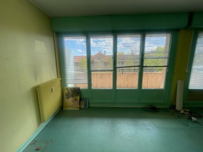LOCAL COMMERCIAL TYPE BUREAU A VENDRE - DIJON - 74 m2 - 150000 € 