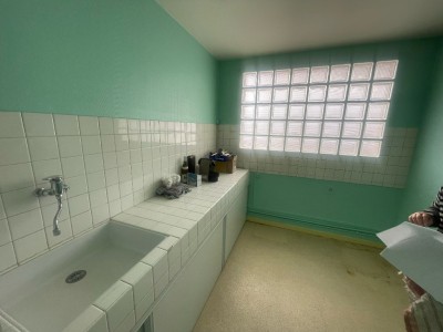 LOCAL COMMERCIAL TYPE BUREAU A VENDRE - DIJON - 74 m2 - 150000 € 