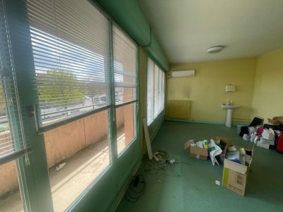 LOCAL COMMERCIAL TYPE BUREAU A VENDRE - DIJON - 74 m2 - 150000 € 