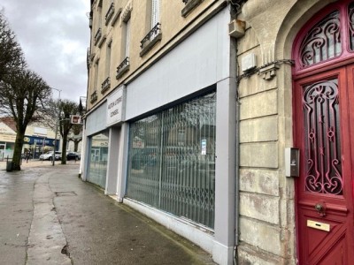 LOCAL COMMERCIAL A LOUER - AUTUN - 122 m2 - 80,07 € HC/m<sup>2</sup>/an