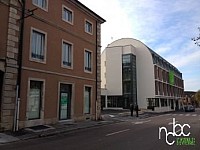 LOCAL COMMERCIAL A LOUER - BEAUNE - 148 m2 divisibles à partir de 74 m2 - 250,00 € HC et HT/m<sup>2</sup>/an