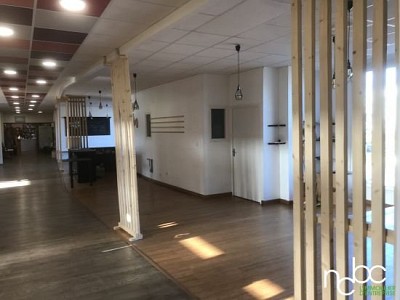LOCAL COMMERCIAL A LOUER - BOURG EN BRESSE - 205 m2 - 90 € HC/m<sup>2</sup>/an