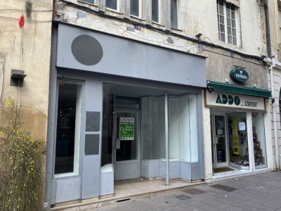 LOCAL COMMERCIAL A LOUER - CHALON SUR SAONE - 70 m2 - 171,43 € HC/m<sup>2</sup>/an