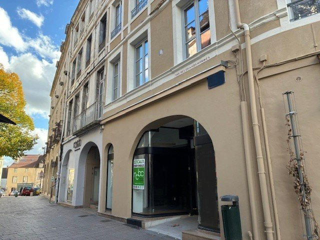 LOCAL COMMERCIAL A LOUER - CHALON SUR SAONE - 88 m2 - 163,64 € HC et HT/m<sup>2</sup>/an