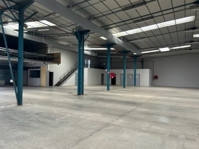 CELLULE D ACTIVITE MIXTE - CHATENOY LE ROYAL - 1100 m2 - RÉALISÉ