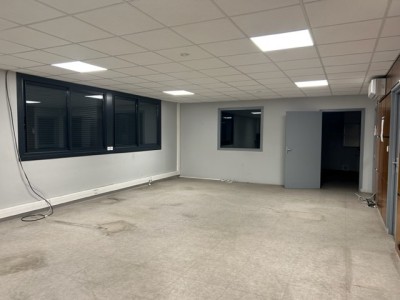 CELLULE D ACTIVITE MIXTE - CHATENOY LE ROYAL - 1100 m2 - RÉALISÉ