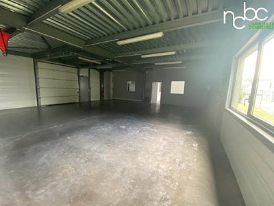 LOCAL COMMERCIAL A LOUER - CHAZAY D AZERGUES - 227 m2 - 105 € HC/m<sup>2</sup>/an