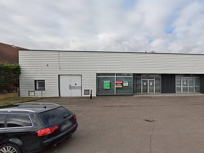 LOCAL COMMERCIAL A LOUER - CHENOVE - 743 m2 - 80,75 € HC et HT/m<sup>2</sup>/an