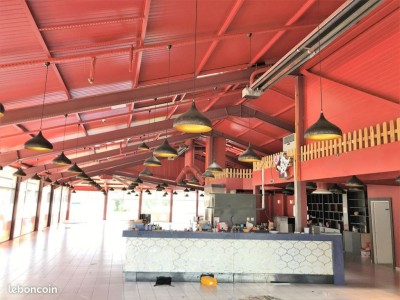 LOCAL COMMERCIAL A LOUER - LONS LE SAUNIER - 200 m2 - 139,98 € HC et HT/m<sup>2</sup>/an