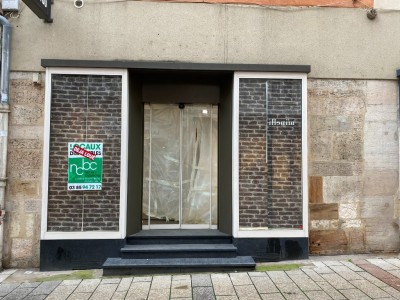 LOCAL COMMERCIAL A LOUER - MACON - 50 m2 - 168 € HC et HT/m<sup>2</sup>/an