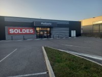 LOCAL COMMERCIAL A LOUER - MISEREY SALINES - 500 m2 - 150 € HC et HT/m<sup>2</sup>/an