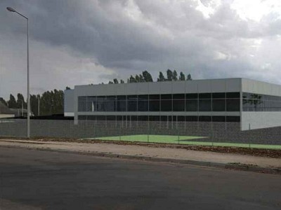 Btiment  vocation commerciale A LOUER - QUETIGNY - 2500 m2 divisibles  partir de 150 m2 - Prix : nous consulter