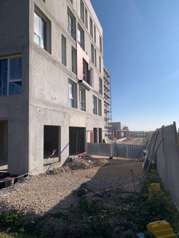 LOCAL COMMERCIAL A LOUER - ST APOLLINAIRE - 297 m2 - 180 € HC et HT/m<sup>2</sup>/an