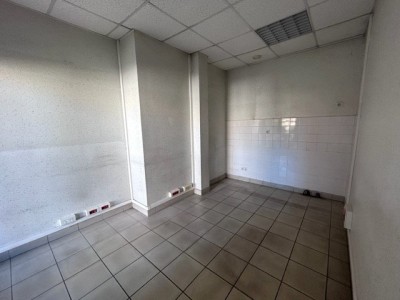 LOCAL COMMERCIAL A LOUER - ST LEGER SUR DHEUNE - 200 m2 - 72 € HC et HT/m<sup>2</sup>/an