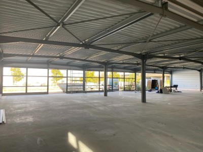 LOCAL COMMERCIAL A LOUER - VARENNES LES MACON - 1110 m2 divisibles  partir de 340 m2 - 118 € HC et HT/m<sup>2</sup>/an