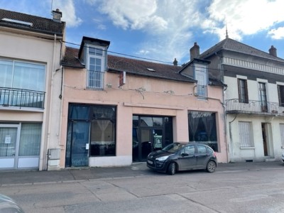 LOCAL COMMERCIAL A VENDRE - AUTUN - 561.89 m2 - 105000 € 